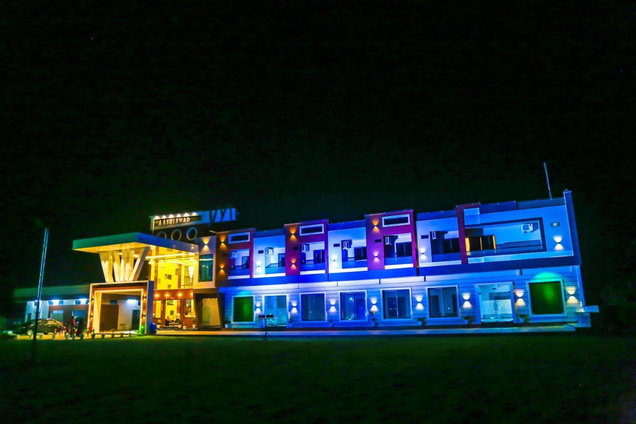 Aashirwad Hotels & Resort Shamgarh Exterior photo