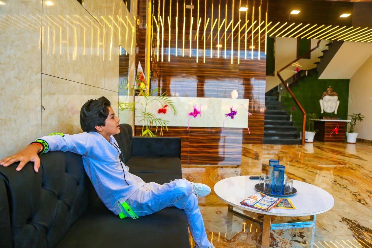 Aashirwad Hotels & Resort Shamgarh Exterior photo